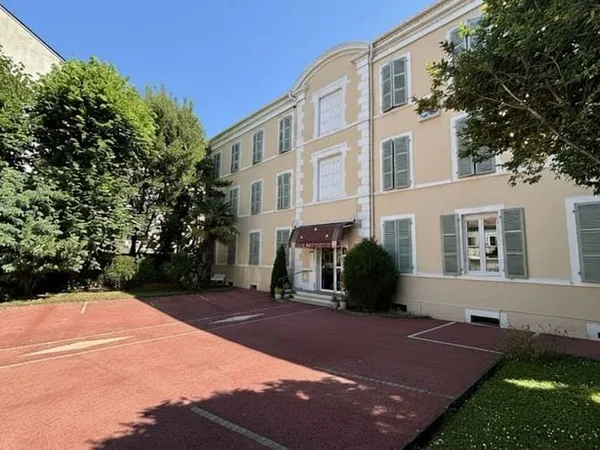 Immeuble 21 pièces 800 m²