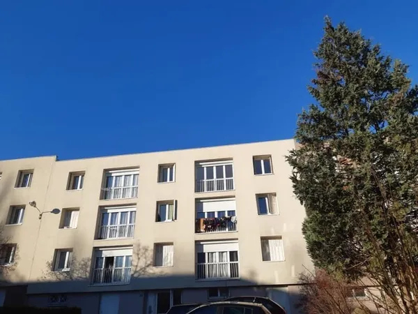 SPACIEUX T4 A LOUER PROCHE CENTRE SAINT LOUP SUR SEMOUSE