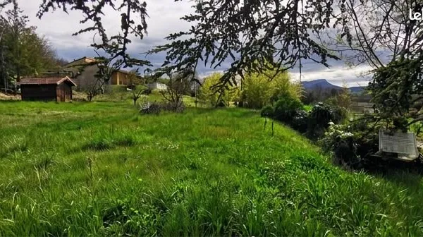 Terrain 1190 m2 à Eurre (26400)