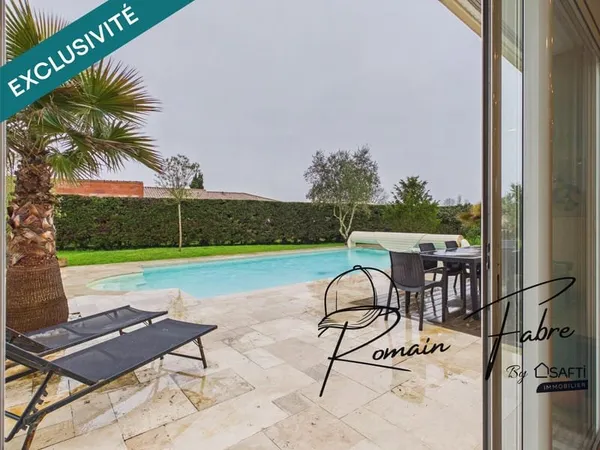Maison contemporaine avec 4 chambres, Double Garage, Piscine avec jardin exotique