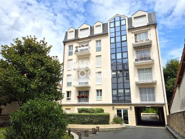 Appartement de 103.03 m² en plein centre ville et au calme vendu loué