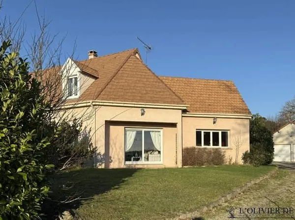 Maison individuelle de 7 pièce(s) 140 m²