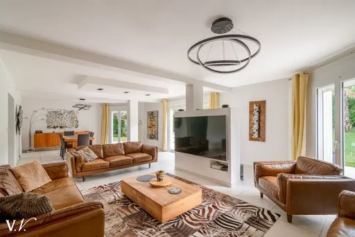 Maison 8 pièces 220 m²