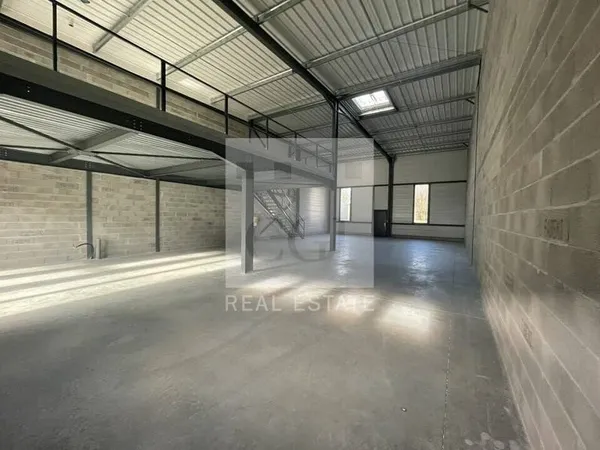 Local d'activité 285 m²