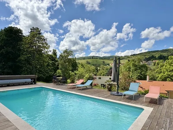 Très belle maison de plain-pied avec 5 chambres d'une surfac