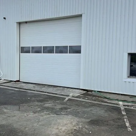 Entrepôt avec Bureaux zone Thibaud