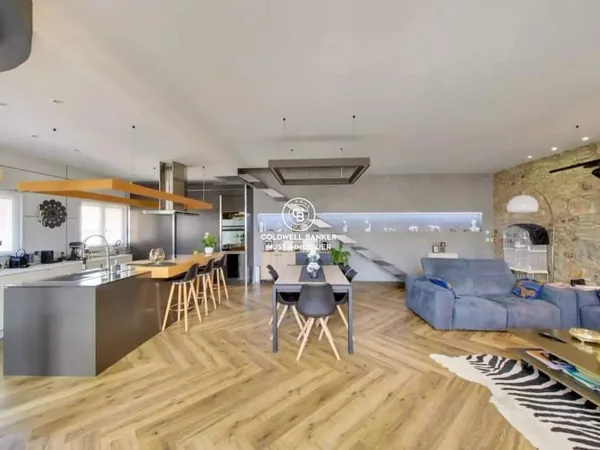 Propriété 5 pièces 194 m²