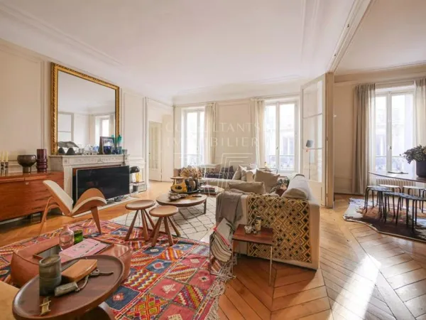 Vends T5 - 198m² - Paris 8Ème