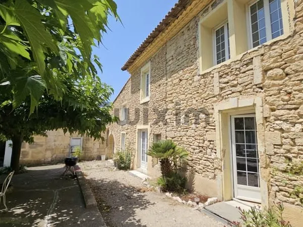 Ensemble immobilier potentiel locatif et regroupement famili