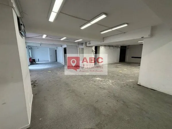 Bureau 395 m²