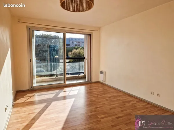 Studio 1 pièce 26 m²