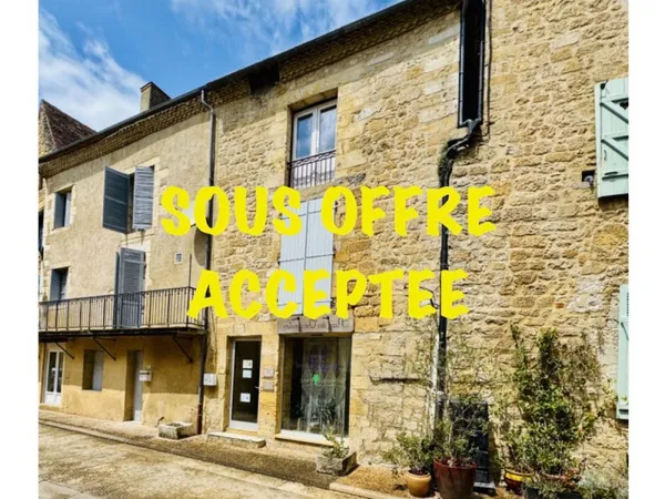 SOUS OFFRE ACCEPTEE -- Immeuble au coeur de St Cyprien en Périgord _ EXCLUSIVITE Stephane Gounet