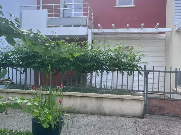 Maison - 87 M2 - 3 Chambres dans résidence calme et sécurisée à MERIGNAC CAPEYRON