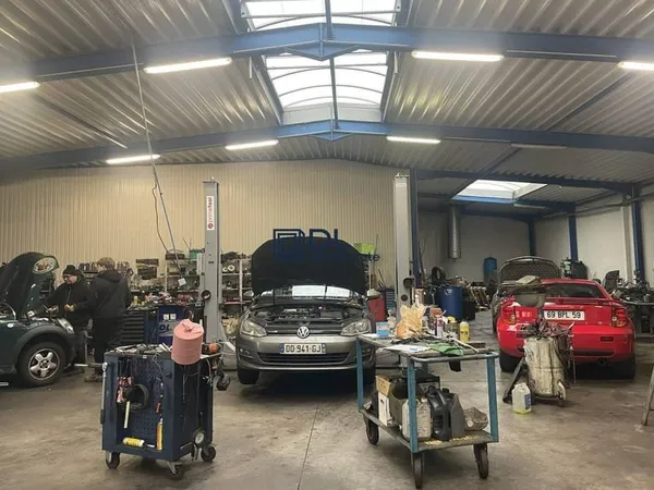 Local d'activité 1281 m²