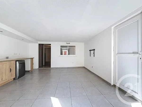 Local 1 pièce 54 m²