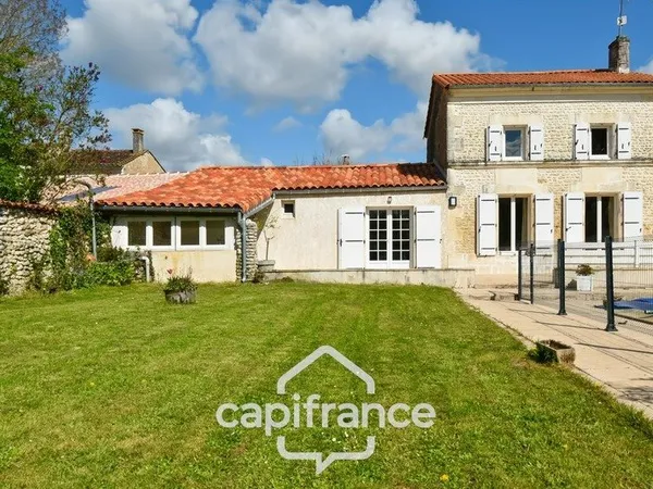 Maison à vendre 5 pièces TORXE (17) avec jardin clos de 1000m², garage et atelier
