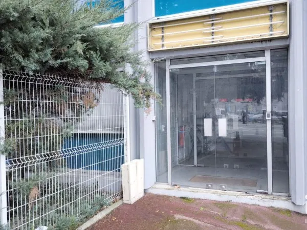 Local commercial 115 m²