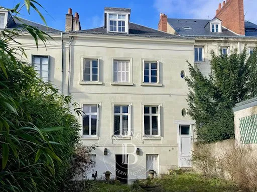 Hôtel particulier 10 pièces 270 m²