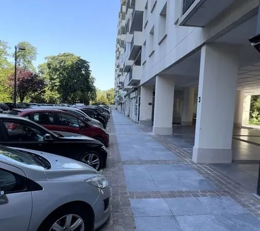 Boutique 104 m² ST CLOUD