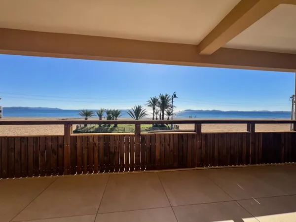 APPARTEMENT T3 FACE A LA MER AVEC TERRASSE