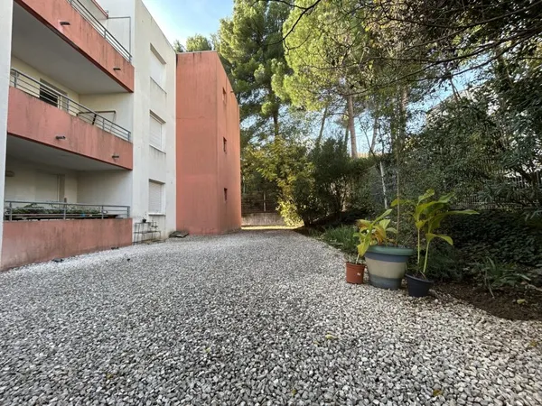Appartement trois pièces en rez de chaussée - vendu loué