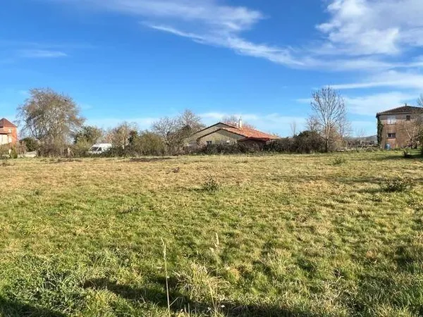 Terrain constructible 1016 m²