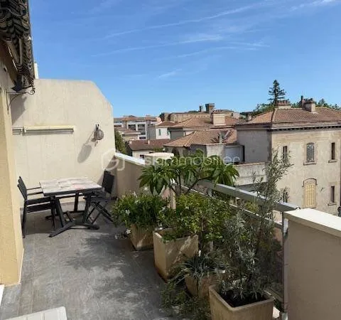 Au coeur de Salon de Provence, Appartement Duplex 154 M2 Type 6 - 4 ème et dernière étage - Terrasse