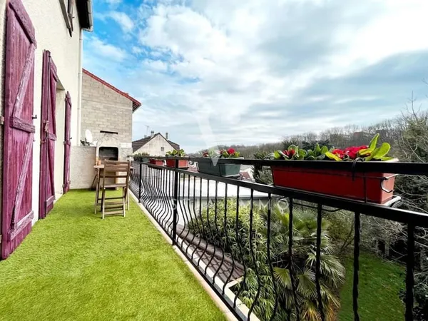 Maison familiale ou investisseurs/Coliving avec fort potentiel - 157 m² au sol + 80 m² d'annexes - J