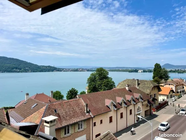 Chambre en colocation dans grand duplex face au lac