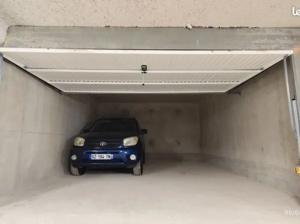 Location garage box 2 places 25m² Abondance
