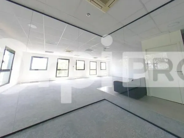 Bureaux 267 m²