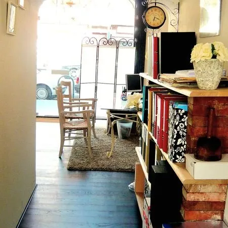 Beau local 45m2 avec vitrine / Rue du faubourg Bonnefoy (Partie haute)
