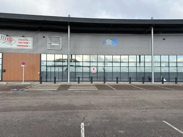 Commerce Location Torcy  1119m² 9775€