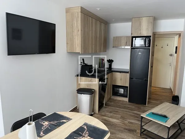 À vendre Studio rénové plein sud au Super Sauze, dernier é