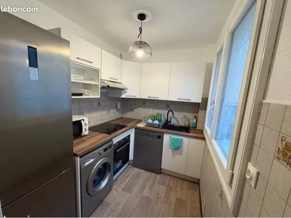 Chambre à louer en colocation meublée