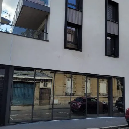 Local commercial 270 m²