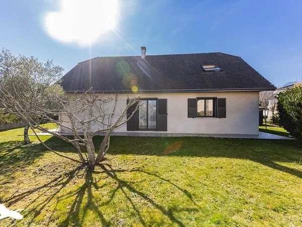 Maison de plain-pied 5 pièces 147 m²