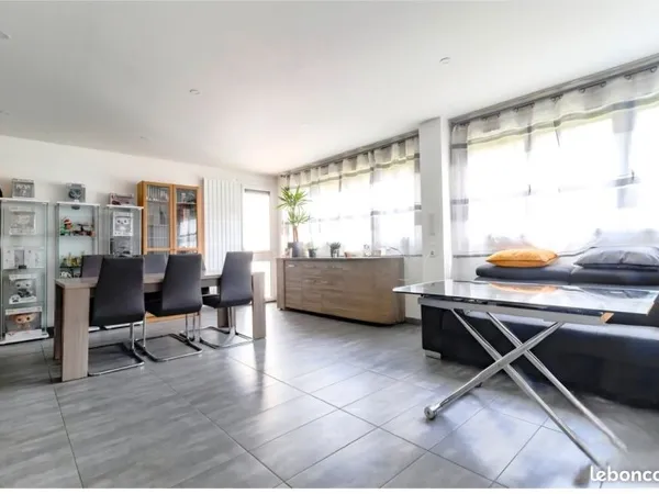 EXCLUSIVITÉ - T3 RÉNOVÉ 76 m² AVEC TERRASSE, PARKING & CAVE - CROIX BLANCHE - SAINTE-GENEVIÈVE-DES-B