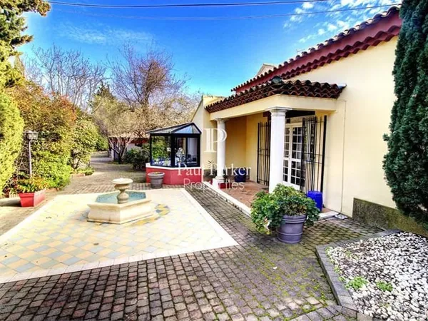Exclusivité - Toulon Cap Brun - Élégante demeure de caractère avec piscine et studio indépendant