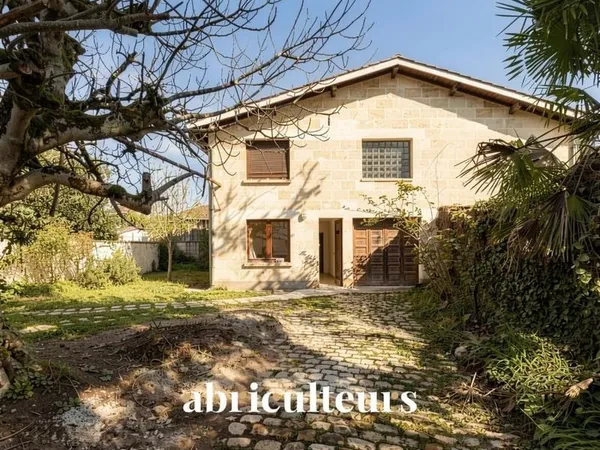 Maison à rénover de 250 m², Grand potentiel et permis validé, proche Parc Bordelais
