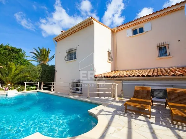 Maison Mandelieu La Napoule 7 pièce(s) 210 m2