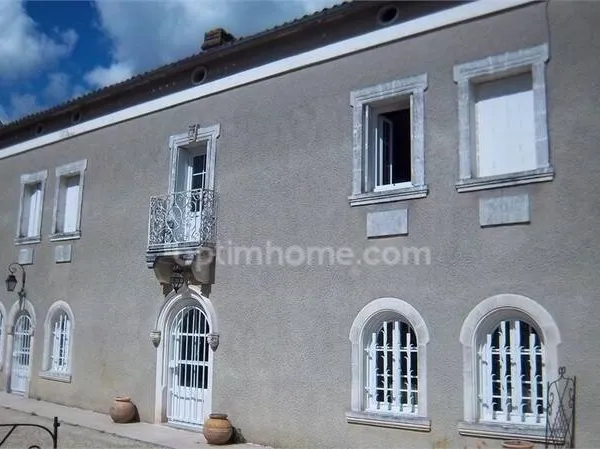 Propriété 7 pièces 288 m²