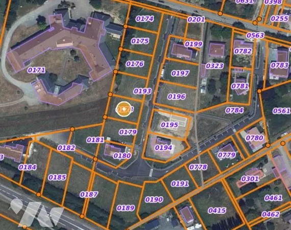 Terrain 582 m²