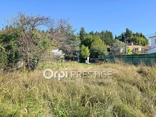 Terrain 998 m²