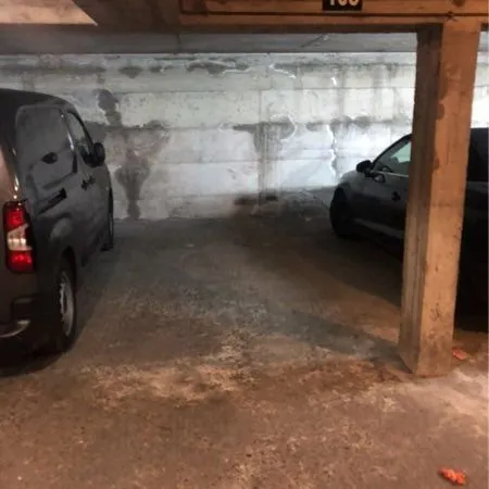 Vend parking 12m2 sous-sol 4 chemins