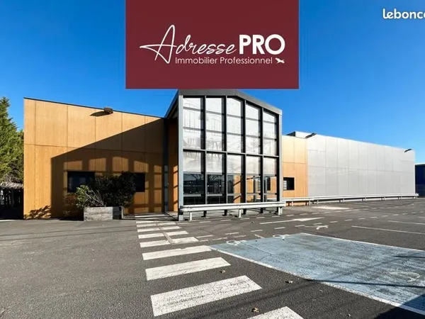 Local commercial 1 439 m²