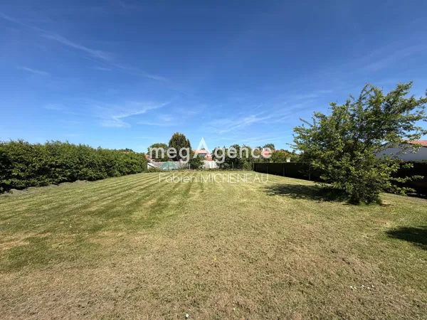 Terrain constructible, Loublande ( Mauléon), 1152 m2