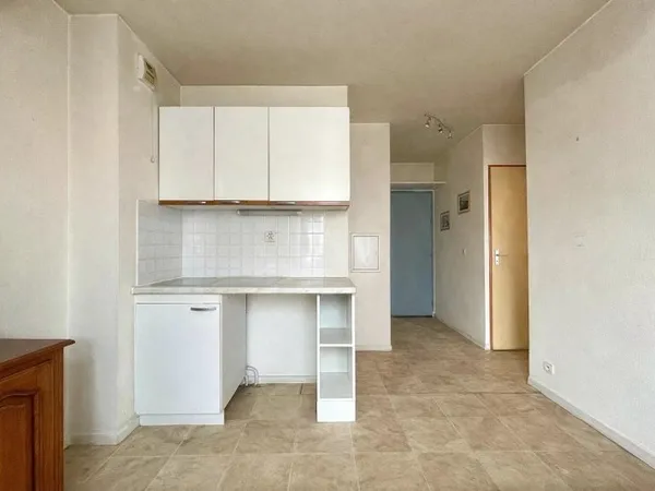 2 PIÈCES - LOGGIA - BALCON - PARKING