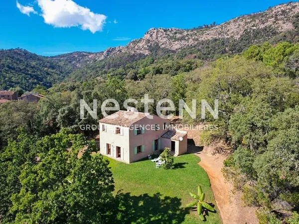 À Vendre ! Bastide de charme d'environ 134m² à La Garde-Freinet