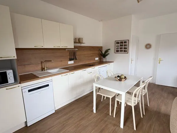 T2 neuf meublé avec terrasse et parking - disponible immédiatement